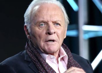 Άντονι Χόπκινς: Ύμνος σε… ζωντανούς κάθε ηλικίας