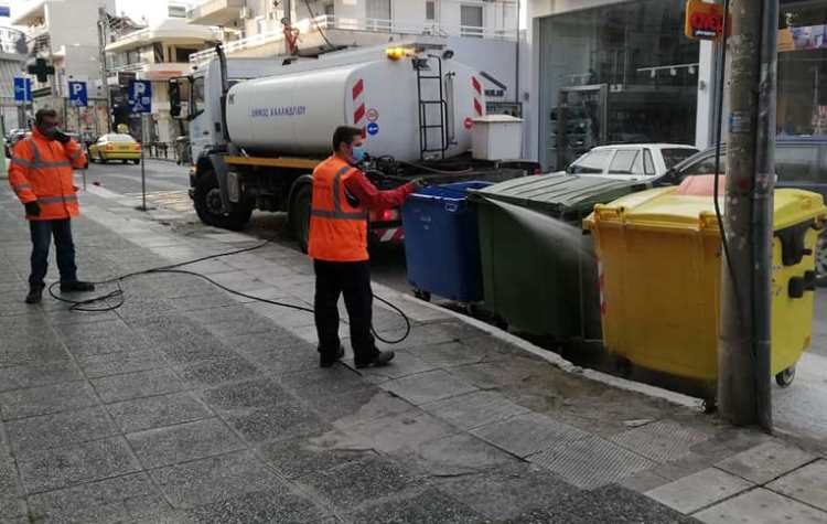 Απολυμάνσεις από τον Δήμο σε ανοικτούς δημόσιους χώρους και κάδους