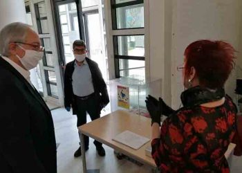 Πασχαλινές δωροεπιταγές του Δήμου σε ευπαθείς Μαρουσιώτες