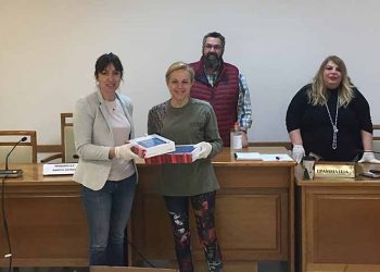 Παραδόθηκαν tablets σε μαθητές για την εξ αποστάσεως εκπαίδευση