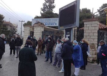 «Οι υγειονομικοί δεν έχουν ανάγκη από χειροκροτήματα αλλά από μέσα προστασίας»