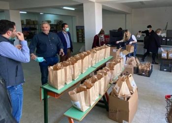Περιφέρεια Αττικής: Διένειμε 53.000 μερίδες φαγητού με χρηματοδότηση ΥΠΕΣ