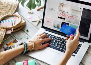 Συντήρηση πρασίνου στον Άγιο Νικόλαο παρόντος του δημάρχου