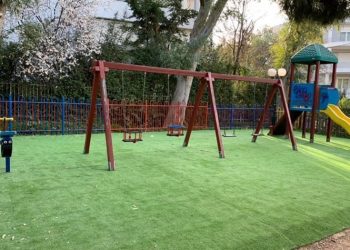 Προχωρούν τα έργα σε τέσσερις παιδικές χαρές