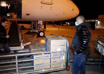 Περιφέρεια Αττικής και ΙΣΑ παρέλαβαν 1.200.000 μάσκες από την Κίνα