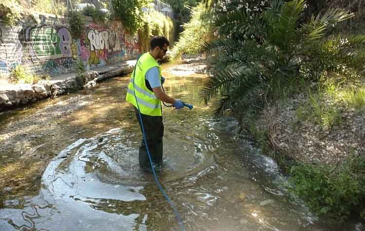 Συνεχίζονται οι προνυμφοκτονίες στα ρέματα του Βορείου Τομέα