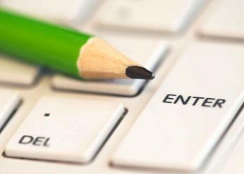 «Λαϊκή Συσπείρωση»: «Να μην επιβαρυνθούν οι δημότες για την τηλε - εκπαίδευση»