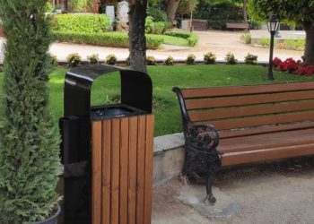 Τοποθετήθηκαν νέοι κάδοι απορριμμάτων στο άλσος Κηφισιάς