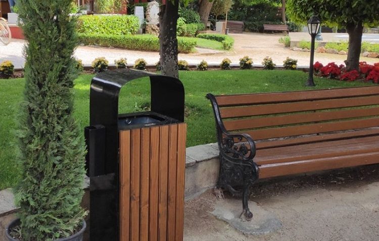 Τοποθετήθηκαν νέοι κάδοι απορριμμάτων στο άλσος Κηφισιάς