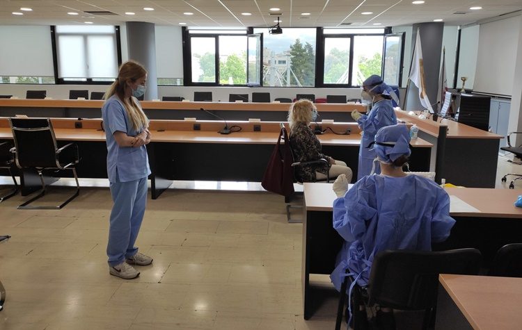 Προληπτικός έλεγχος από τον ΕΟΔΥ σε υπαλλήλους του Ηρακλείου