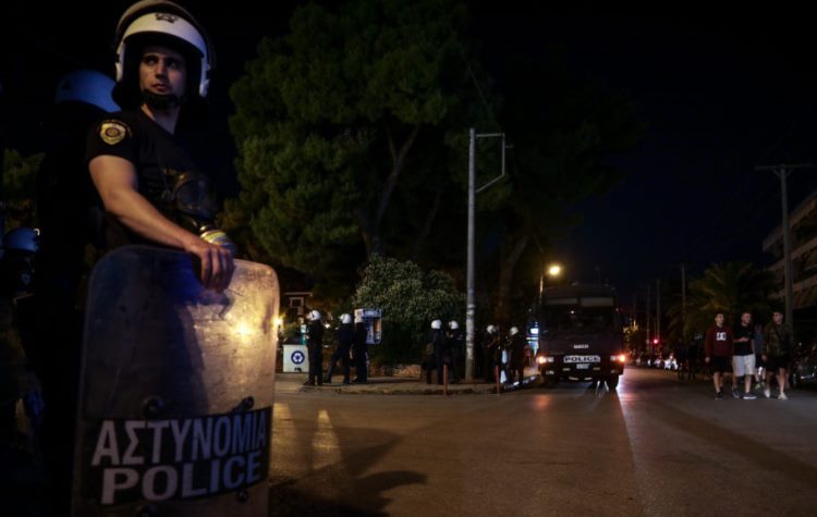 Ανοιχτή συνέλευση κατοίκων: «Έξω απ’ την πλατεία η αστυνομία!»