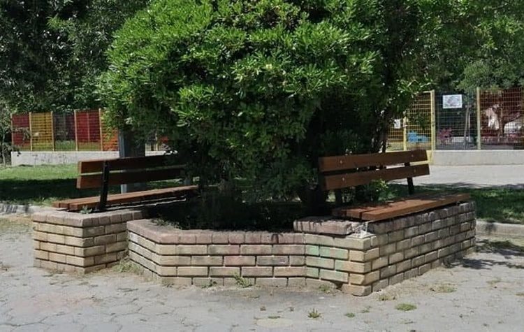 Συνεχίζονται τα έργα αναπλάσεων πλατειών και κοινόχρηστων χώρων