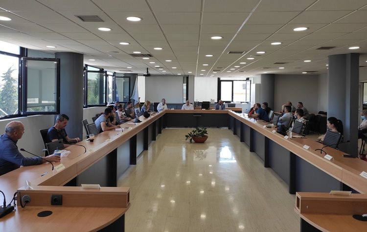 Διάλογος εμπορικού κόσμου - Δήμου για μέτρα στήριξης της τοπικής οικονομίας