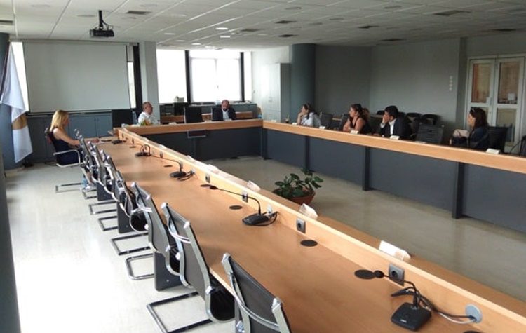 Μέτρα αναζωπύρωσης της αγοράς παρουσίασε ο Δήμος στον Εμπορικό Σύλλογο