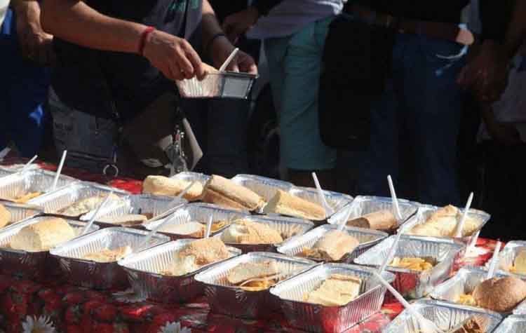 Ξεκίνησε η διανομή περίπου 40.000 γευμάτων σε ευπαθείς πολίτες της Αττικής