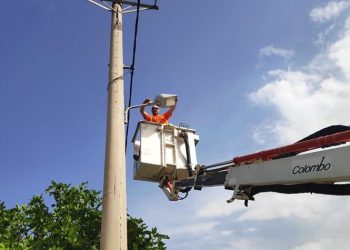 Νέοι λαμπτήρες LED τοποθετήθηκαν σε Λυκόβρυση και Πεύκη