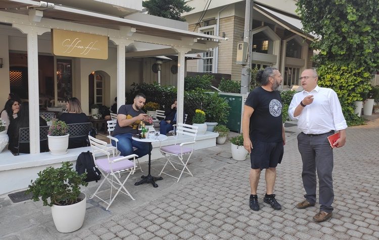 Περιοδεία Μπάμπαλου στο εμπορικό κέντρο της πόλης