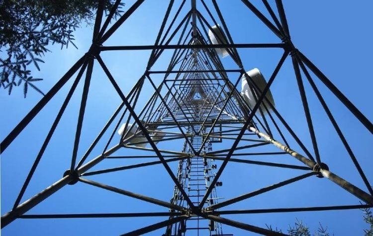 Κινητός μετρητής ακριβείας στον Δήμο για την ηλεκτρομαγνητική ακτινοβολία