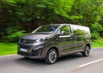 Οι ειδικοί της Crosscamp μετατρέπουν το Opel Zafira Life σε τροχόσπιτο