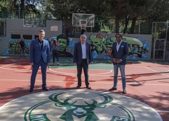 Πλήρης ανακαινισμένα τέσσερα υπαίθρια γήπεδα στο Μαρούσι