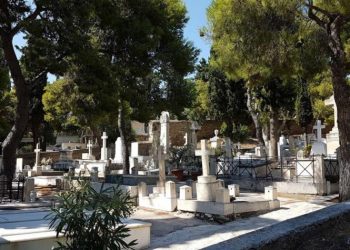 Συμβουλευτική στήριξη για το θέμα του ναού στο νεκροταφείο της πόλης