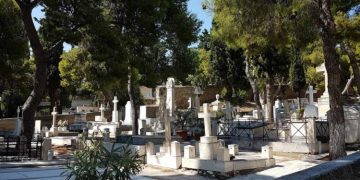 Συμβουλευτική στήριξη για το θέμα του ναού στο νεκροταφείο της πόλης