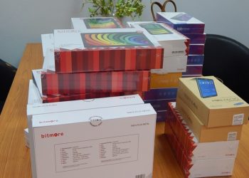 Διανομή tablets σε μαθητές απόρων οικογενειών της πόλης