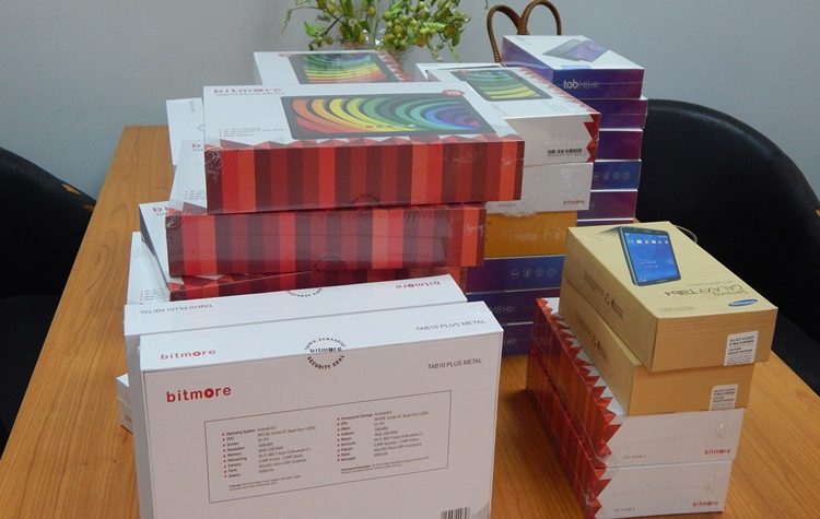 Διανομή tablets σε μαθητές απόρων οικογενειών της πόλης