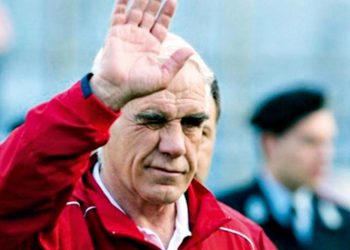 Nίκος Αλέφαντος: «Μάθε μπαλίτσα»