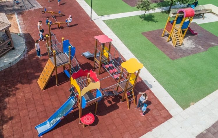 Διαθέσιμες ξανά οι παιδικές χαρές του Δήμου