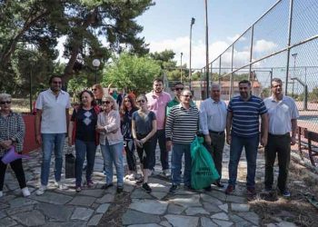 Μεγάλη συμμετοχή στον εθελοντικό καθαρισμό του πάρκου Αρίωνα
