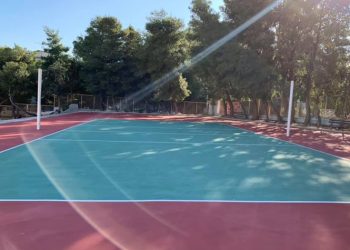 Συνεχίζονται οι εργασίες στο προαύλιο του Γυμνασίου Λυκόβρυσης