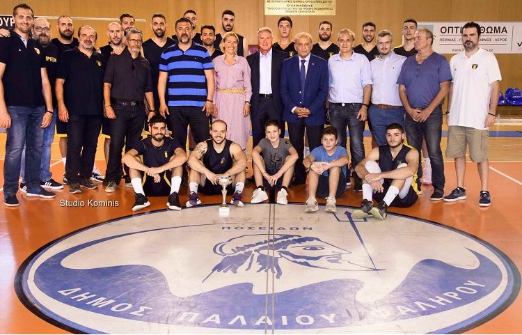 Γιάννης Σγουρός: Τιμήθηκε για την προσφορά του για την κατασκευή του κλειστού «Σοφία Μπεφόν»