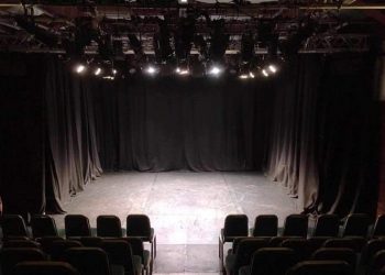 Επανεκκίνηση για θεατρικά προγράμματα και βιβλιοθήκη του Δήμου