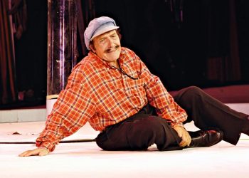 Βαδίζοντας πλάι στον Θύμιο Καρακατσάνη