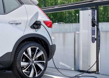 Volvo Cars - Plugsurfing: Περισσότερα από 200 χιλιάδες σημεία φόρτισης