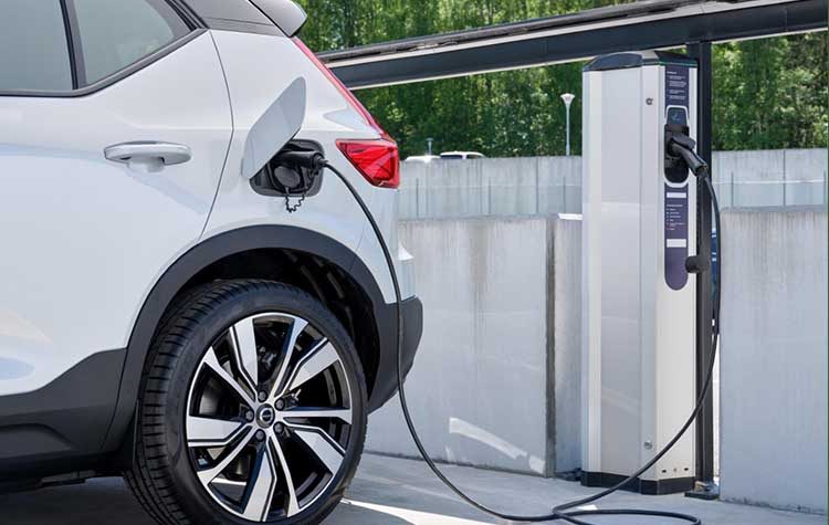 Volvo Cars - Plugsurfing: Περισσότερα από 200 χιλιάδες σημεία φόρτισης