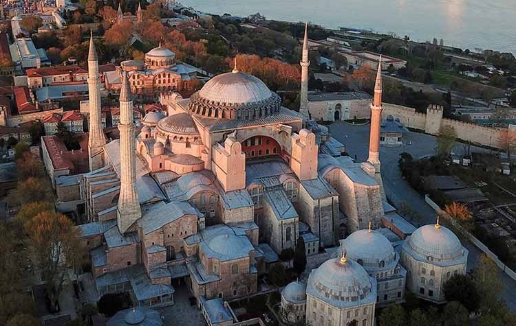 Γιάννης Βούρος: «Καταδικάζω την ανακήρυξη της Αγίας Σοφίας σε τζαμί»