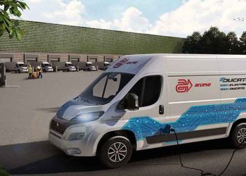 Το νέο ηλεκτρικό Fiat Professional E-Ducato «οδηγεί» τη νέα εποχή στις μεταφορές