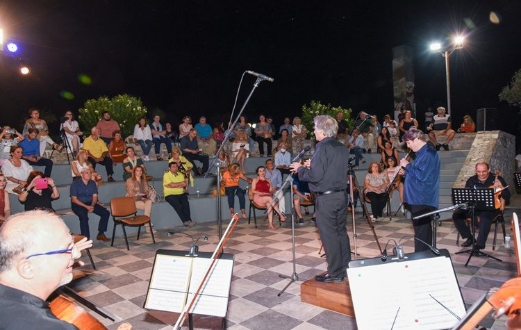 Στη συναυλία της «Academica» o Τ. Μαυρίδης με μήνυμα για το Δημοτικό Θέατρο