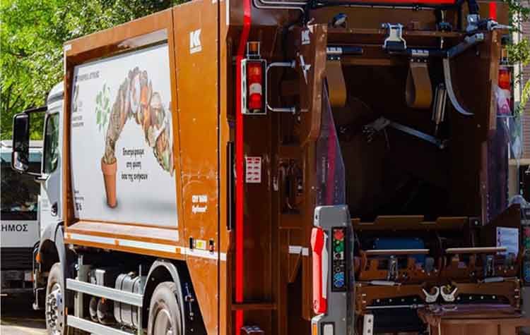 Παράδοση απορριμματοφόρου στον Δήμο από την Περιφέρεια Αττικής