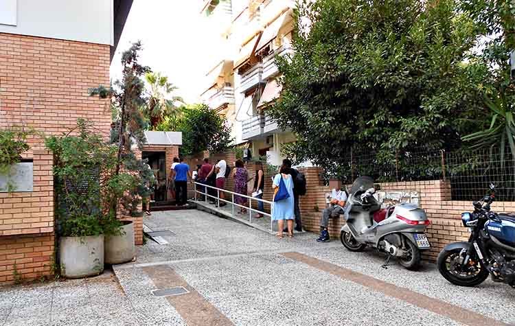 Ιστορίες καθημερινής ταλαιπωρίας εν μέσω πανδημίας σε Χολαργό - Αγία Παρασκευή