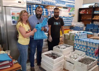 Νέα επισιτιστική βοήθεια και διανομή ψαριών σε ευπαθείς Μαρουσιώτες