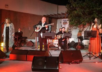 Το κοινό της Κηφισιάς απόλαυσε τα «μεγάλα λαϊκά ντουέτα»