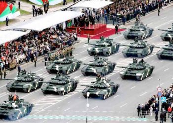 Παρέλαση ενάντια  στον… ιό του φασισμού