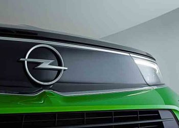 Το Νέο Opel Mokka λανσάρει ένα νέο «κεραυνό»