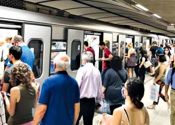 Κορωνοΐός: Μάσκες και «καμπάνες»