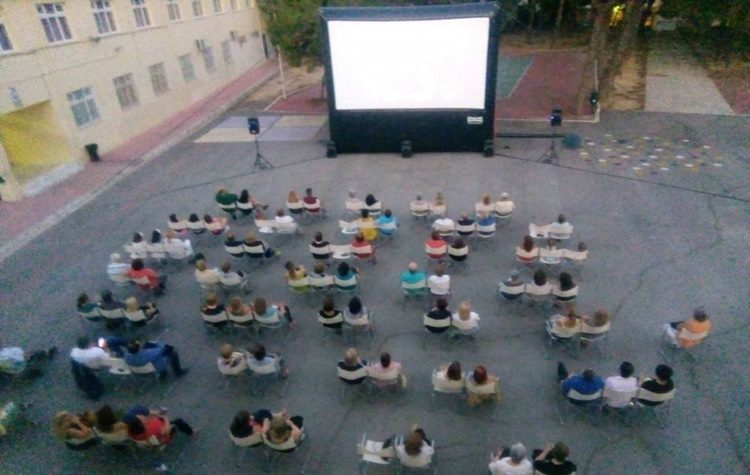 Τα ΚΑΠΗ του Δήμου δίνουν ραντεβού στο σινεμά