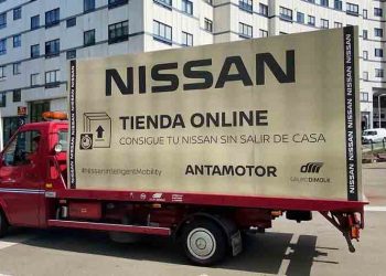 Η Nissan πουλά το πρώτο αυτοκίνητο μέσω WhatsApp