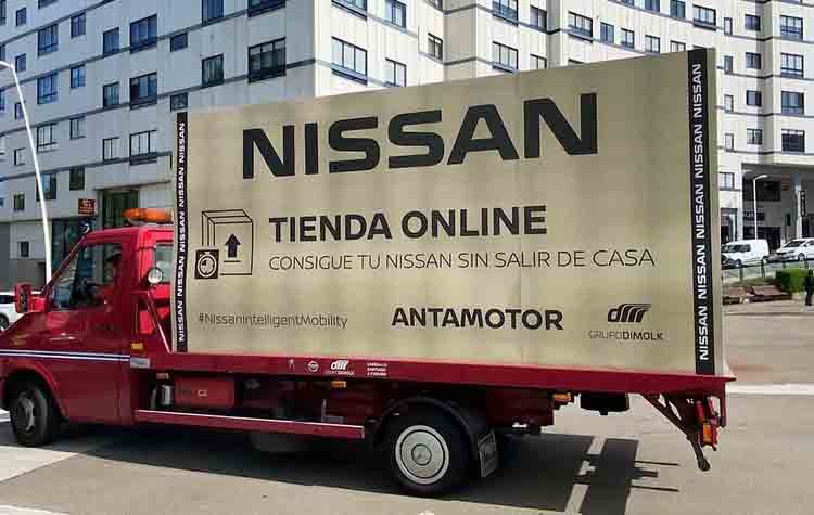 Η Nissan πουλά το πρώτο αυτοκίνητο μέσω WhatsApp